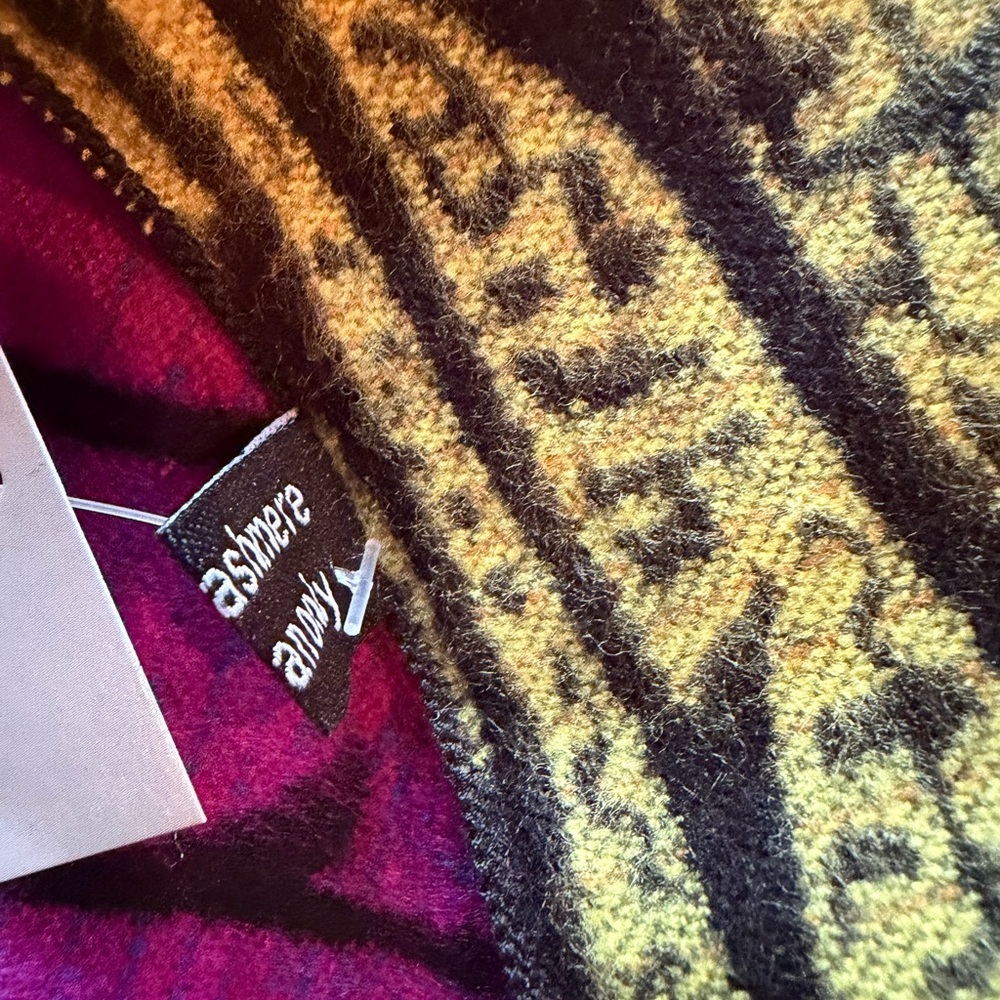 NWT Scarf 100% Cashmere Rapti bold floral colorful 12x76 inches long - Picture 15 of 15